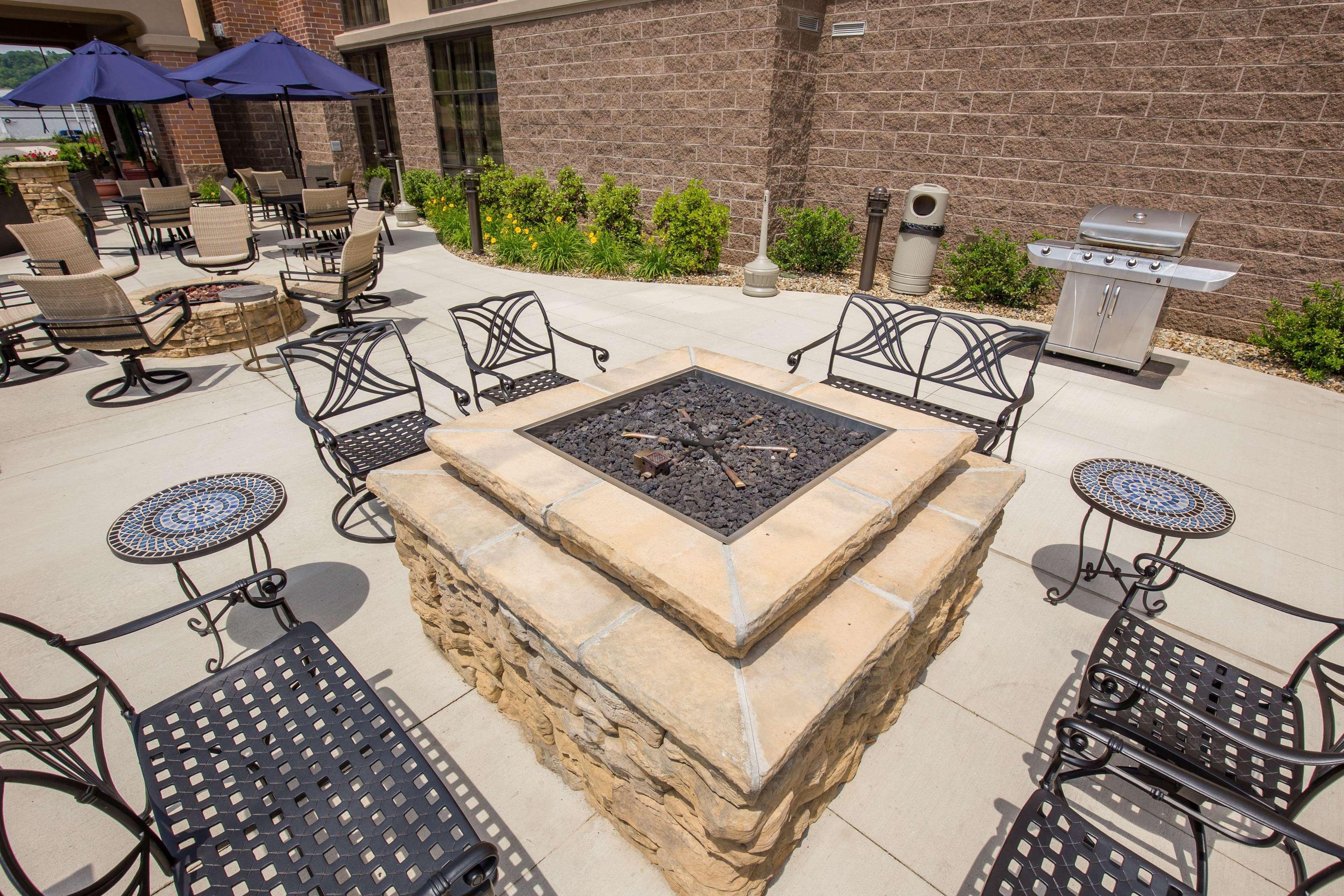 Hampton Inn & Suites - Pittsburgh/Harmarville, Pa Exterior photo