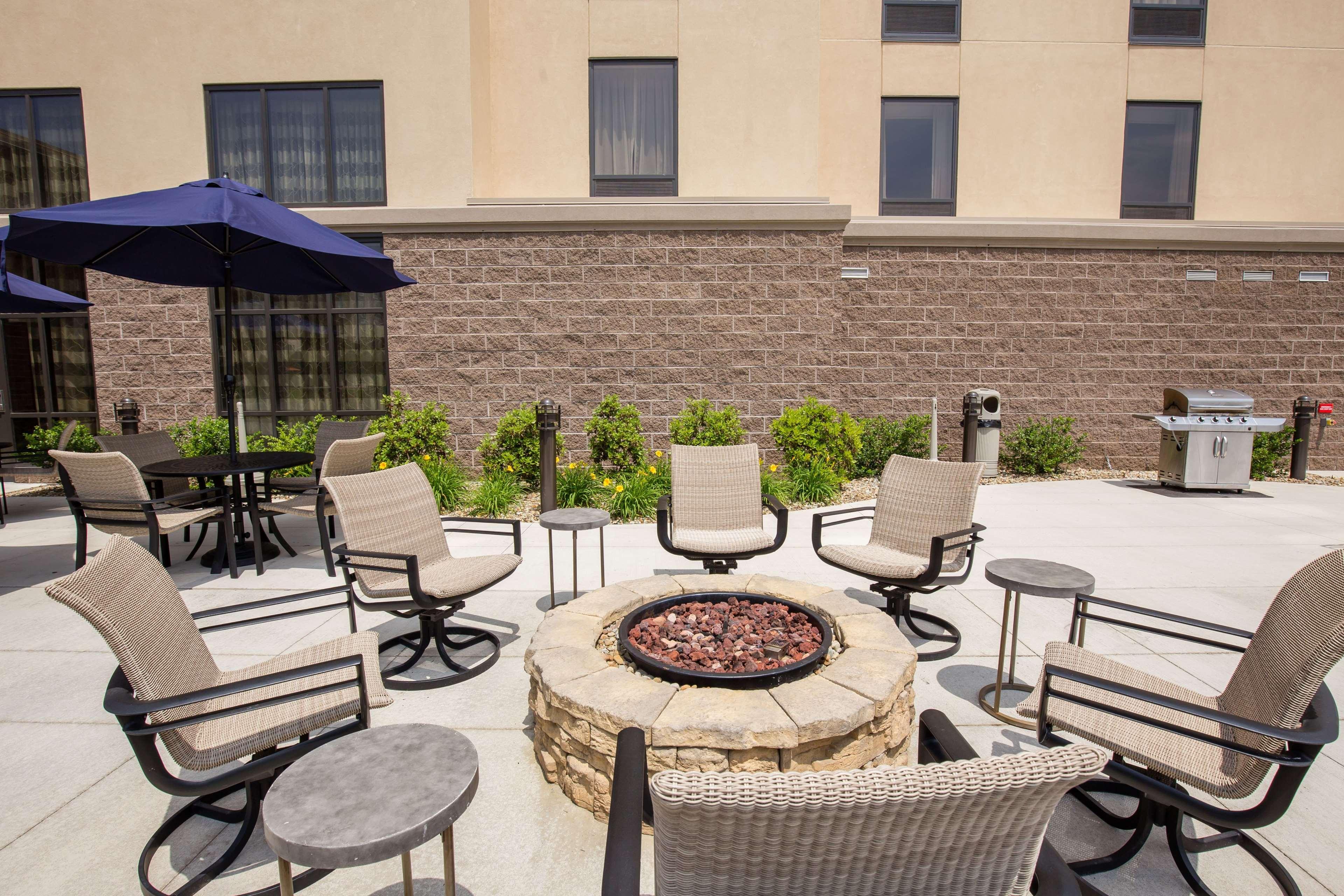 Hampton Inn & Suites - Pittsburgh/Harmarville, Pa Exterior photo